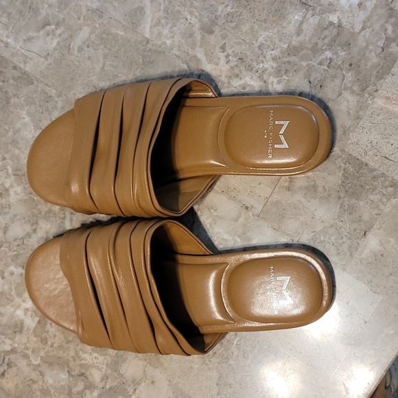 Marc Fisher Shoes - Marc Fisher, Oswin 2 | flat slide sandals, size 7.5, brown/tan